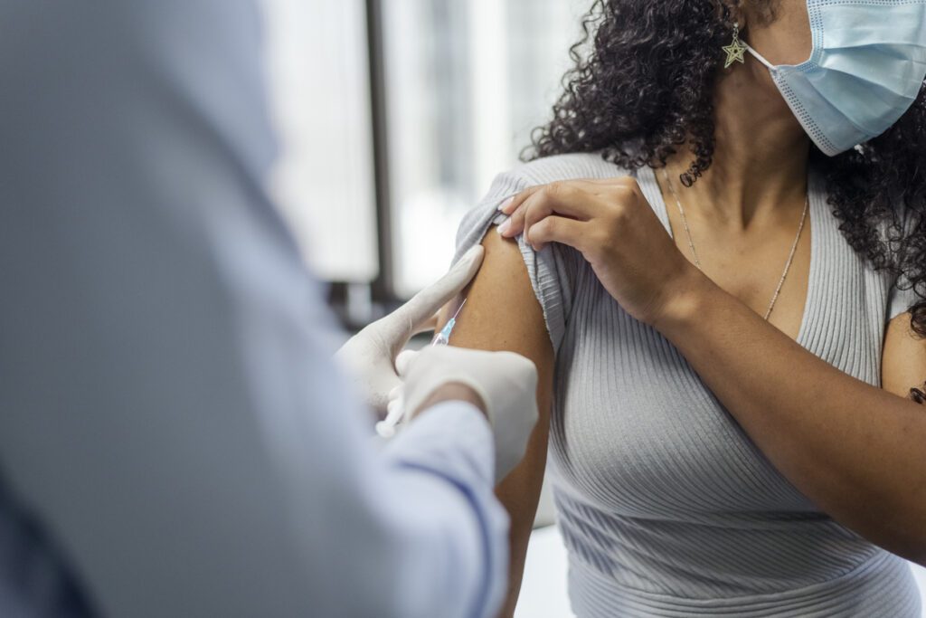 injecting vaccine before traveling abroad
